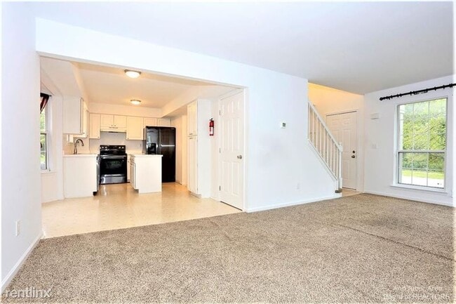 Building Photo - 3268 Monument