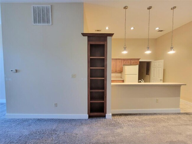 Building Photo - 2315 Harborside Dr