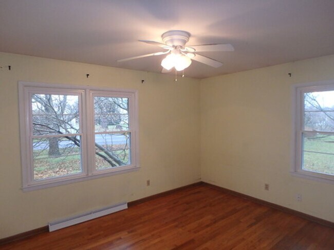 Building Photo - 2300 N Semon Rd
