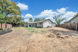 Building Photo - 227 Nottingham Dr