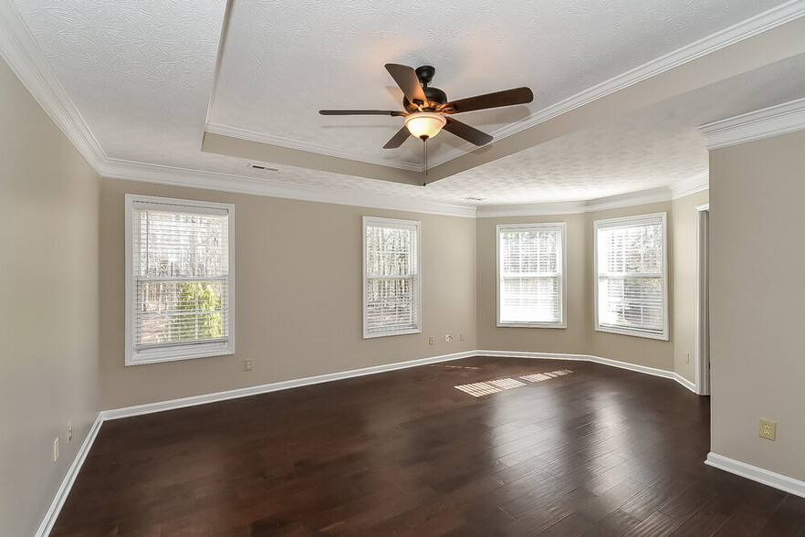 Building Photo - 2091 Samantha Cir S W