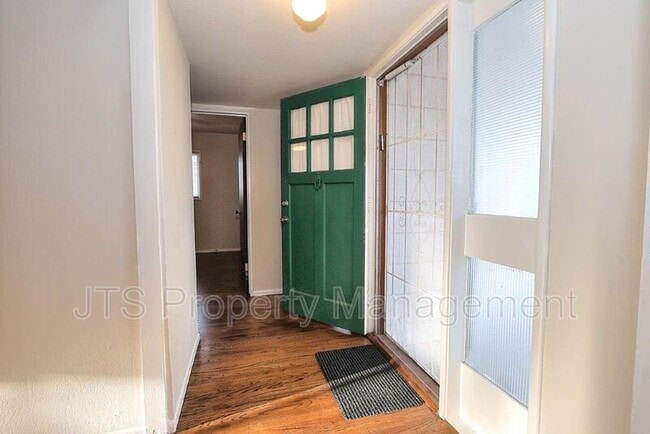 Building Photo - 1817 Vesta Way