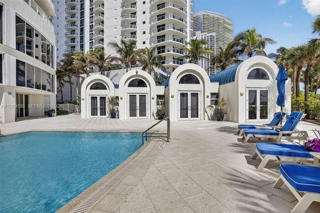 Building Photo - 18671 Collins Ave