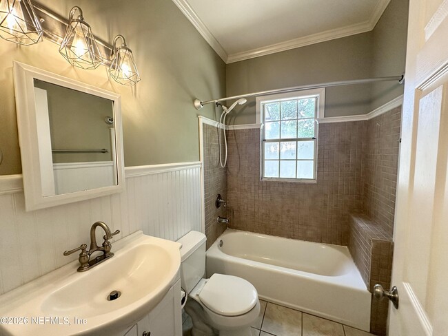 Building Photo - 3867 Herschel St