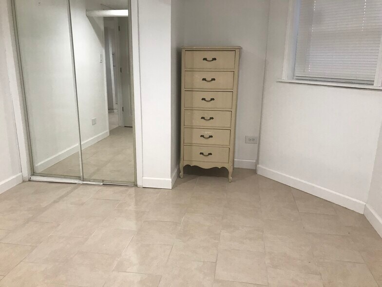 Building Photo - 6644 N Campbell Ave