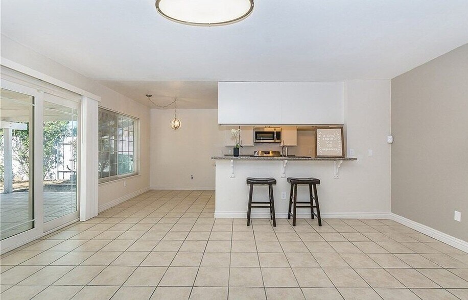 Building Photo - 13739 Sylmar Dr