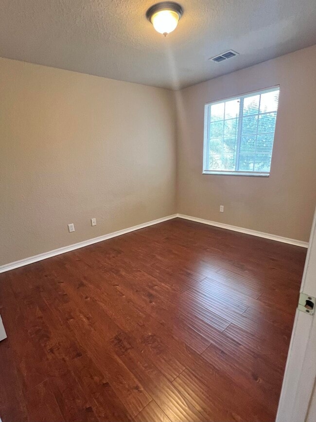 Building Photo - 2552 Marshfield Ct