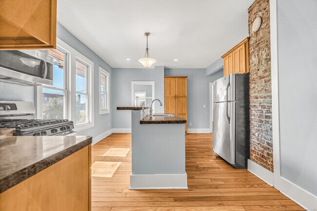 Building Photo - 2679 Fairfield Ave