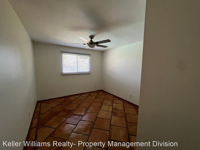 Building Photo - 4 br, 2 bath House - 1919 E. Alameda Dr 21...