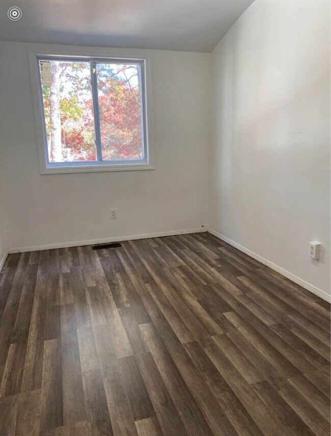 Building Photo - 155 Hill Rise