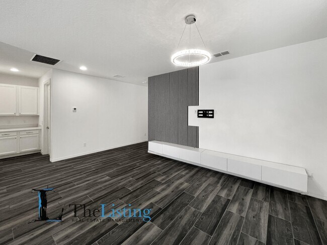 Building Photo - 14359 Shocklach Dr