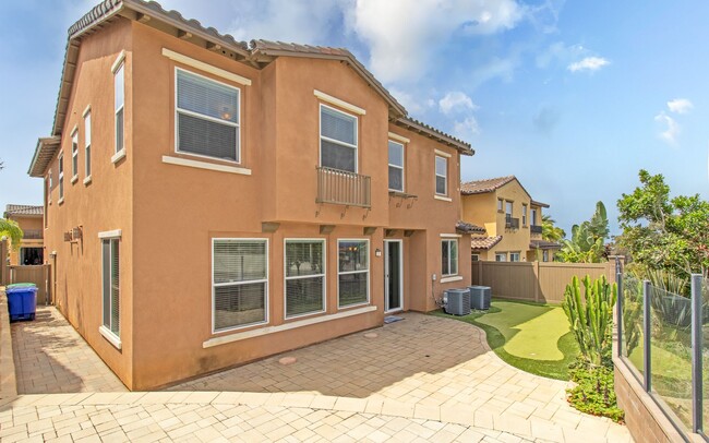 Building Photo - Beautiful Large Spacious Carlsbad Home wit...