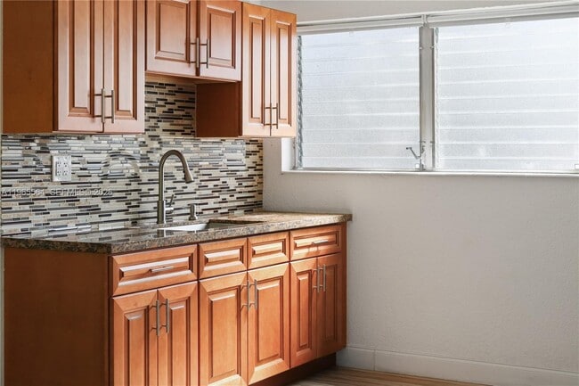 Building Photo - 1501 N 58th Ave