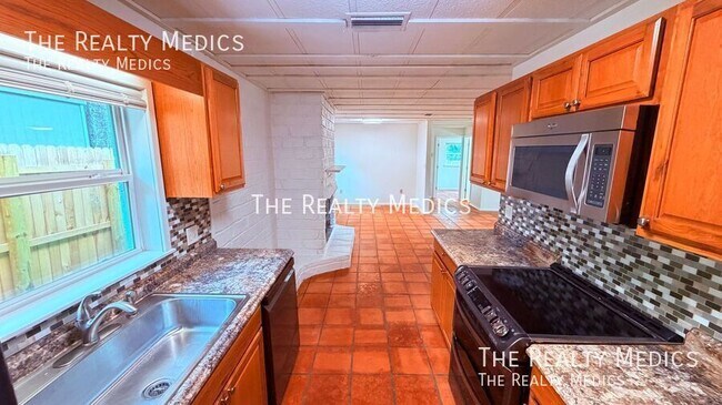 Building Photo - 31061 Lochmore Cir