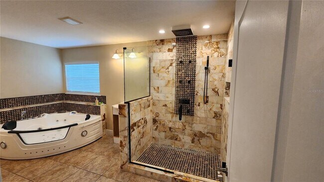 Building Photo - 7809 Rex Hill Trail