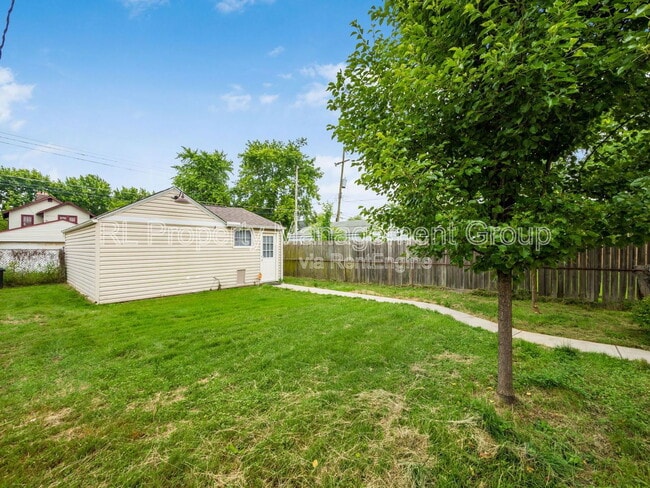 Building Photo - 669 Sheldon Ave