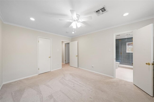 Building Photo - 12707 Trail Hollow Dr