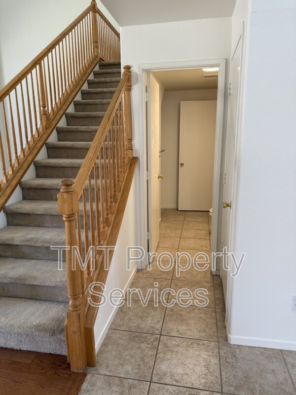 Building Photo - 2742 La Purisima Ave