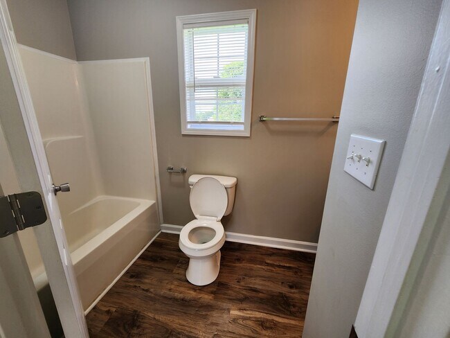 Building Photo - 4048 New Grange Cir