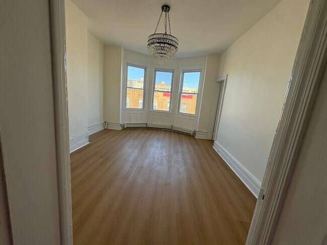 Building Photo - 4526 Brown St