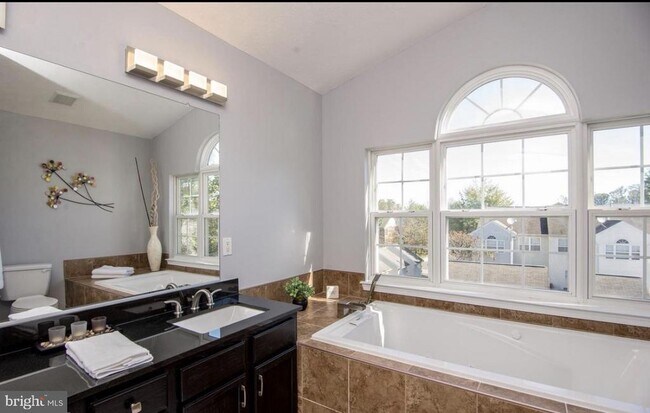 Building Photo - 8800 Community Square Ln