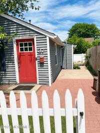 Building Photo - 37 Myrtle Ave