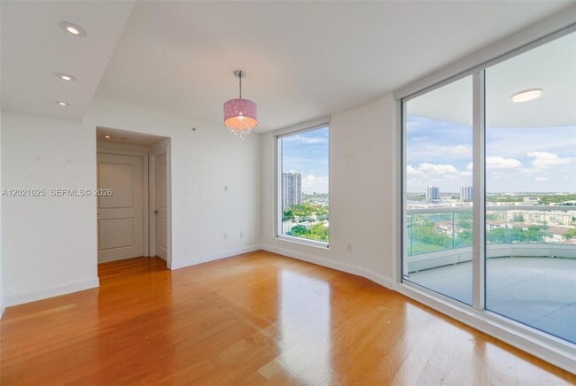 Building Photo - 6000 Island Blvd
