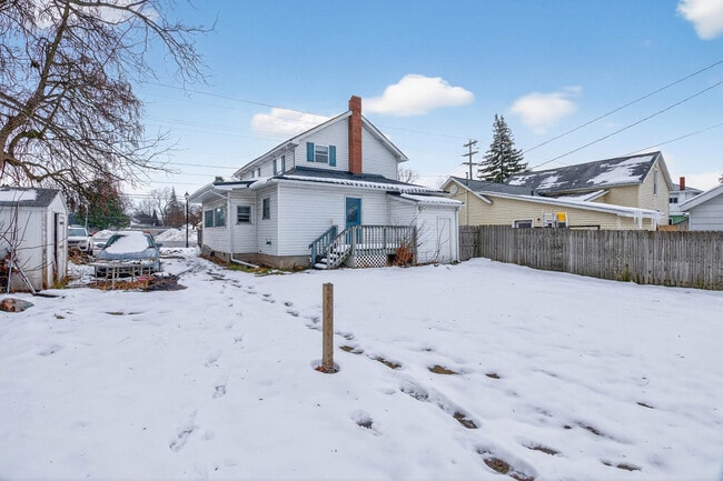 Building Photo - 120 S Main St