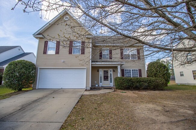 Building Photo - Beautiful 3BR/2.5BA Home with Fenced Yard, Granite Kitchen & Neighborhood Pool