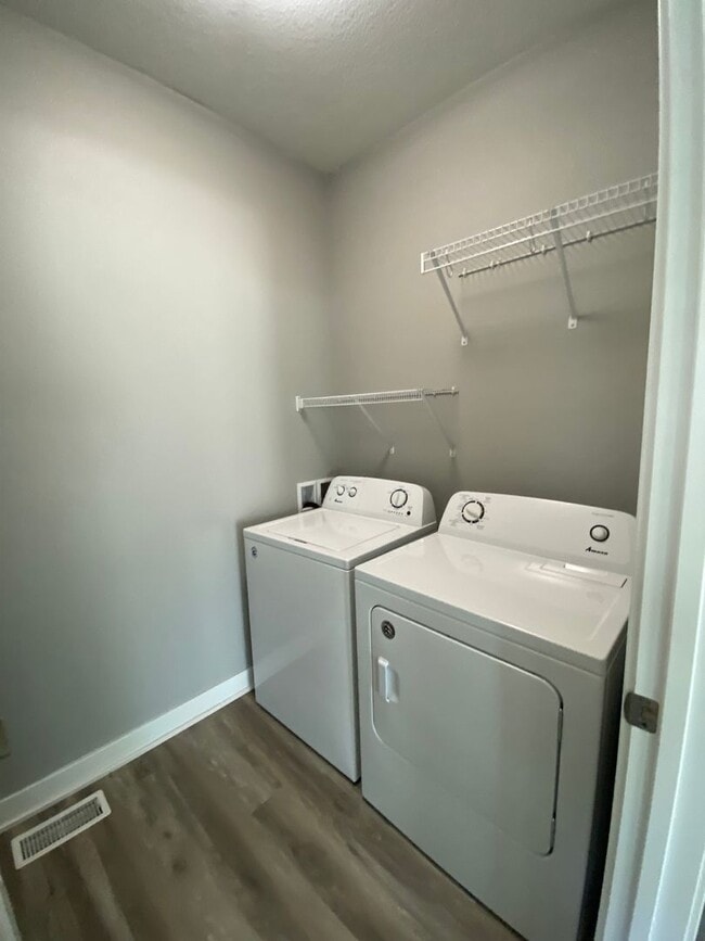 Building Photo - Beautiful and Unique Carriage House style home!