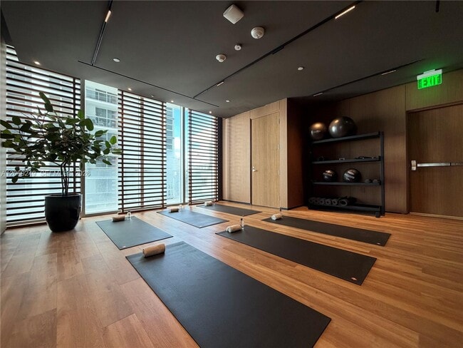 Building Photo - 1400 Biscayne Blvd
