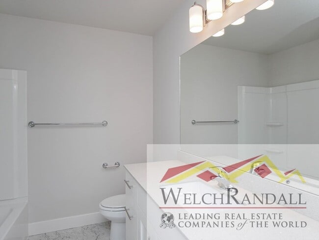 Building Photo - Live Comfortably in West Haven – Beautiful 3BR, 2.5BA Townhome for Rent!