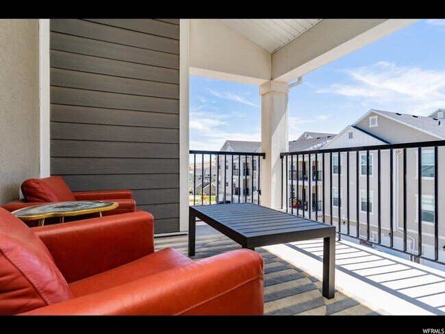 Building Photo - 14487 S Quill Dr