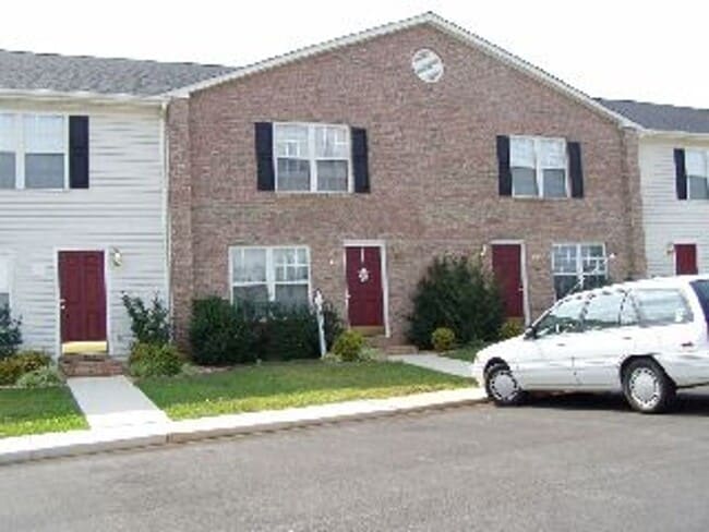 Primary Photo - Ashwood Townhomes in Forest, VA