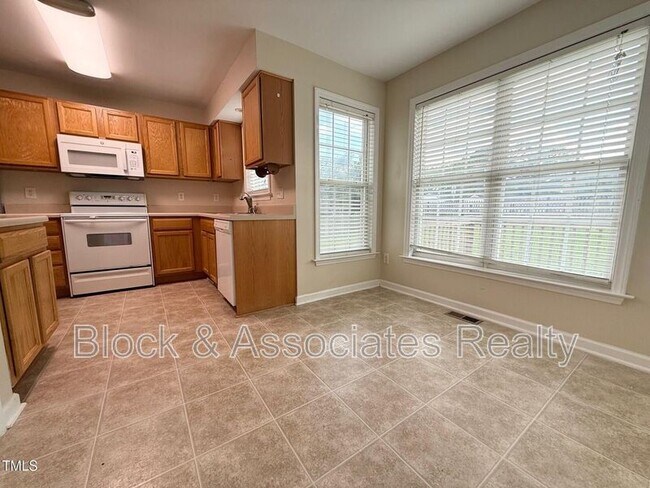 Building Photo - 404 Springside Dr