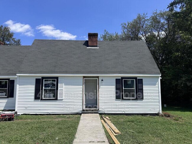 Primary Photo - 165 Cherry Ln