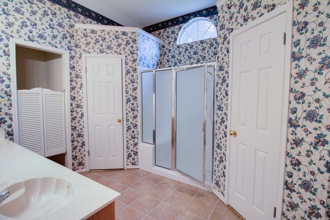 Building Photo - Arrowhead Estates Home