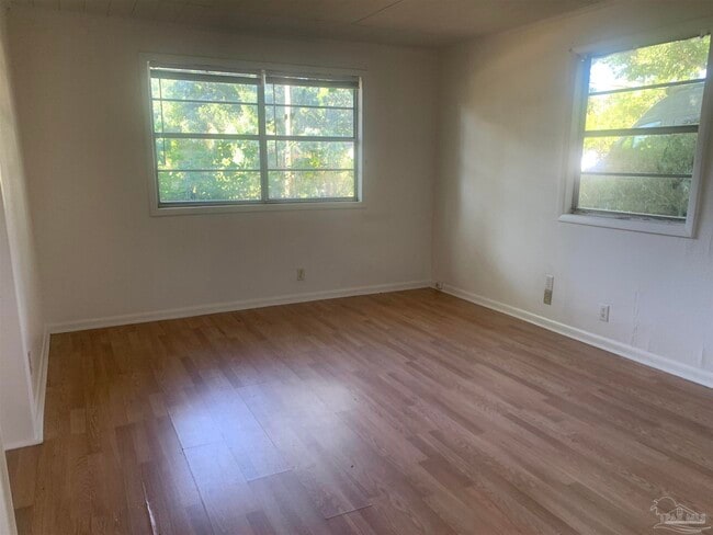 Building Photo - 3204 E Gonzalez St