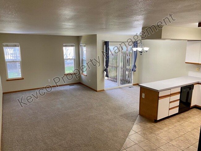 Building Photo - 1637 Westbridge Dr