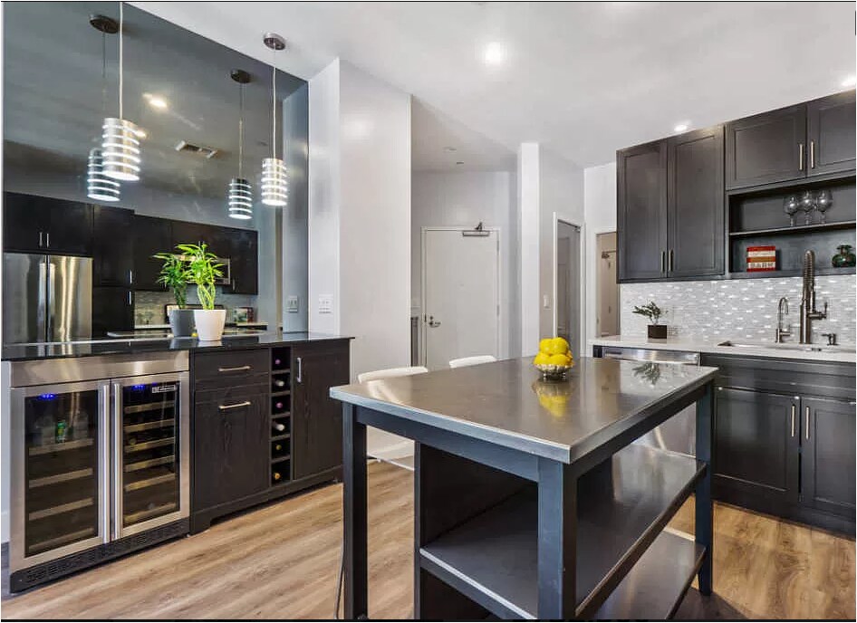 Building Photo - 3810 Wilshire Blvd