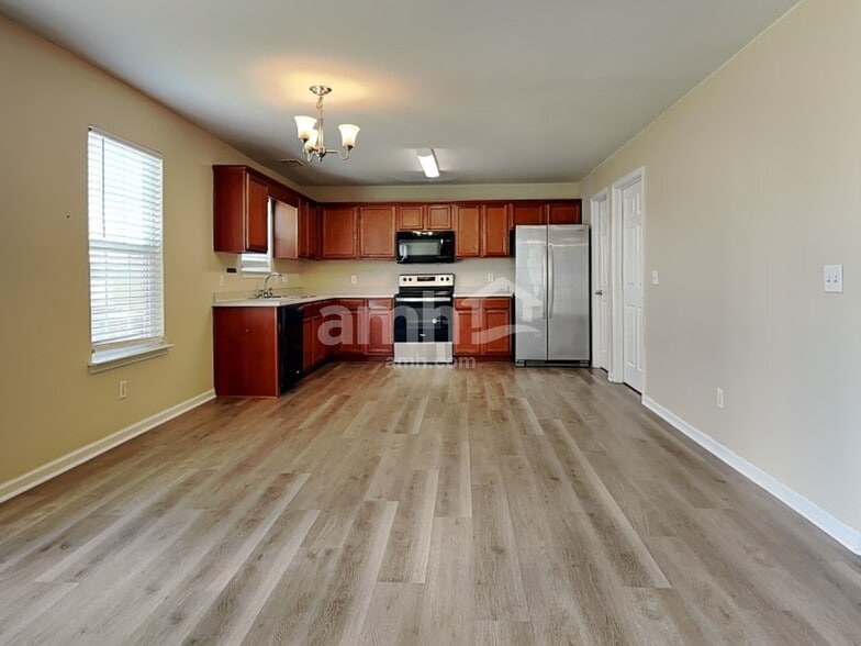 Building Photo - 38 Lake Shore Blvd