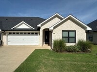 Building Photo - Magnolia Park #10746