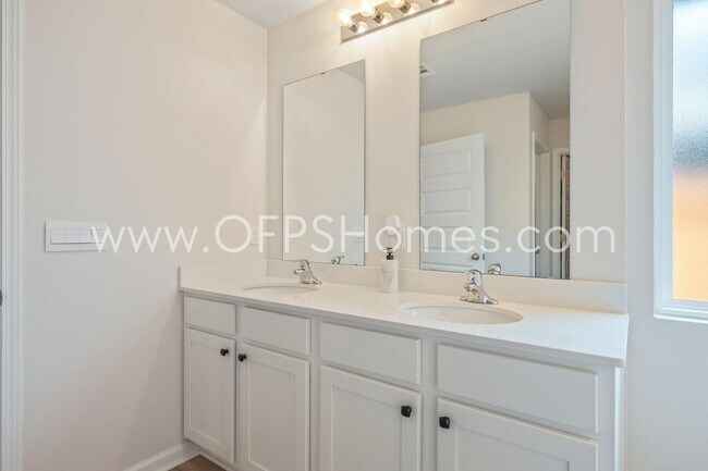 Building Photo - 4618 Naval Ct