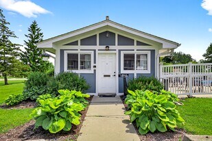 Building Photo - Camelot Apartments