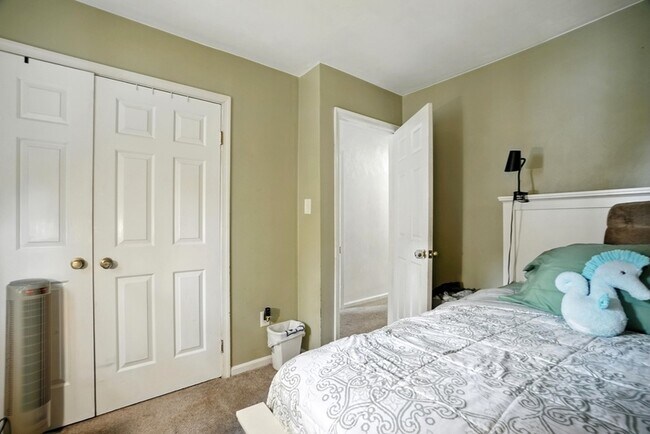 Building Photo - 1308 Summerset Ct