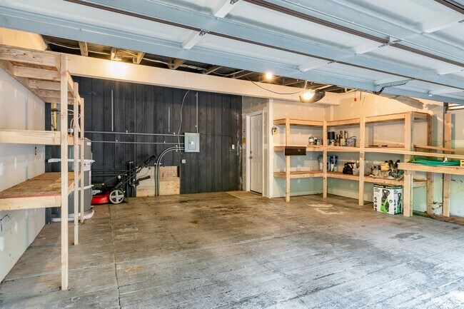 Building Photo - JENSEN DUPLEX