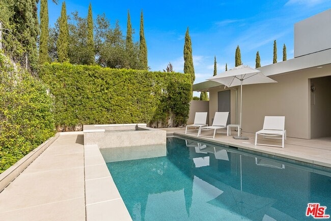 Building Photo - 2189 Summitridge Dr