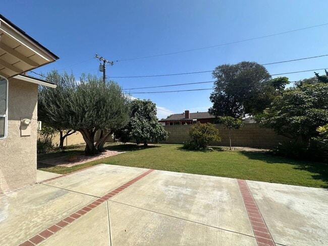 Building Photo - Charming 3bed 1bath for Rent