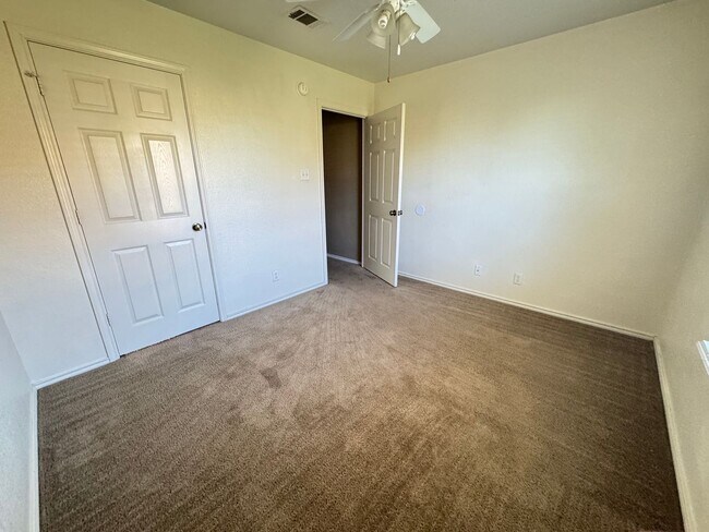 Building Photo - 4-Bedroom House for Rent in Killeen