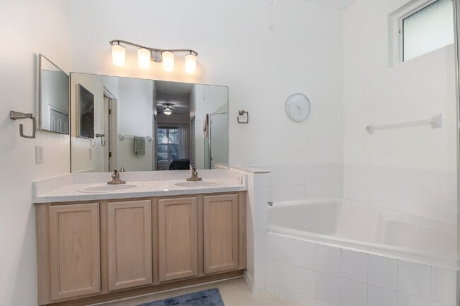 Building Photo - For Rent: Stunning Home in Tranquil Greystone Subdivision.